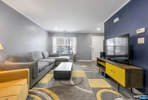 $2,250 | 2014 Beatrice Court, Unit 2014, Mahwah, NJ 07430