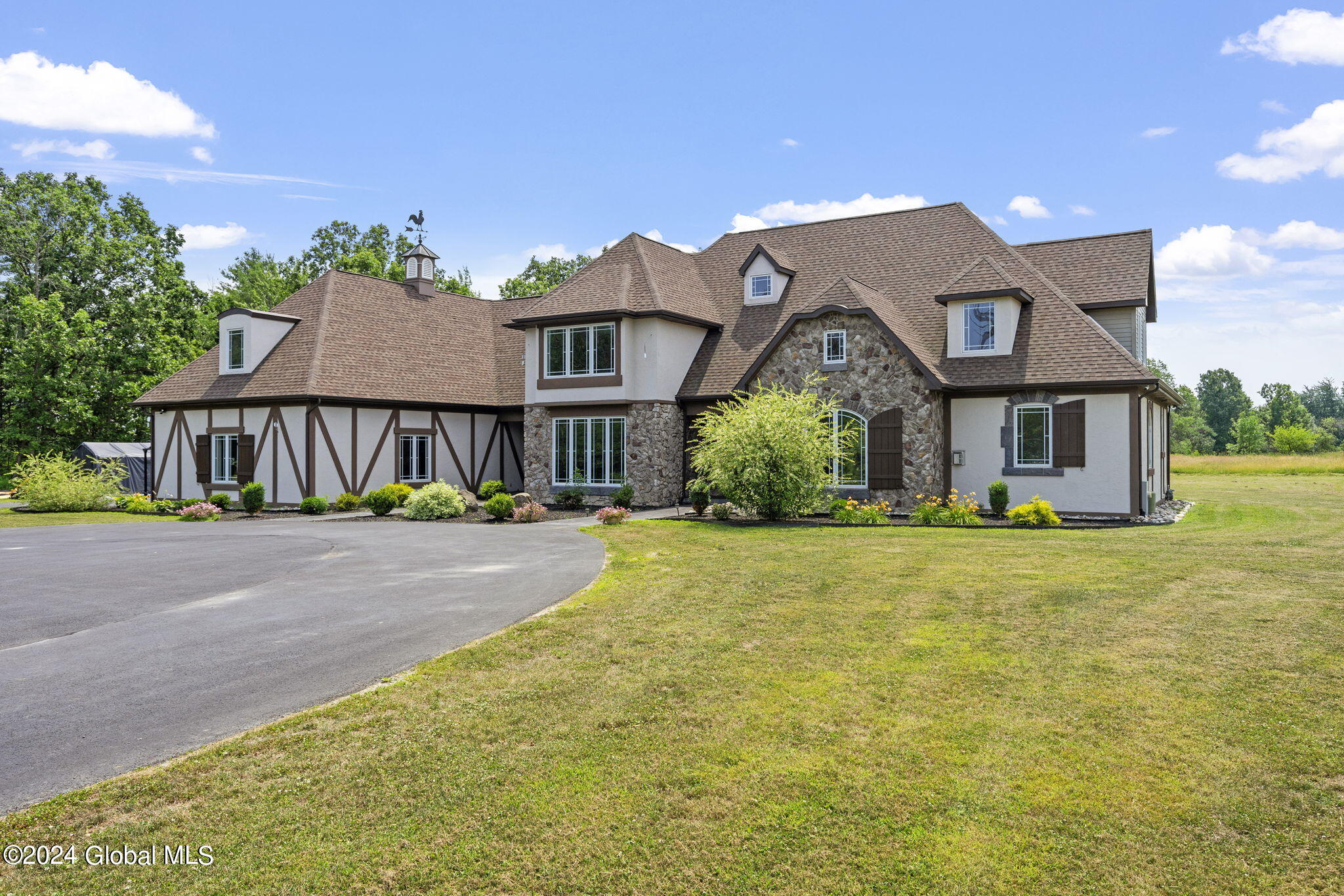 560 Boght Road Colonie, NY 12047 - Photo 2 of 65 2-web-or-mls-560-boght-rd