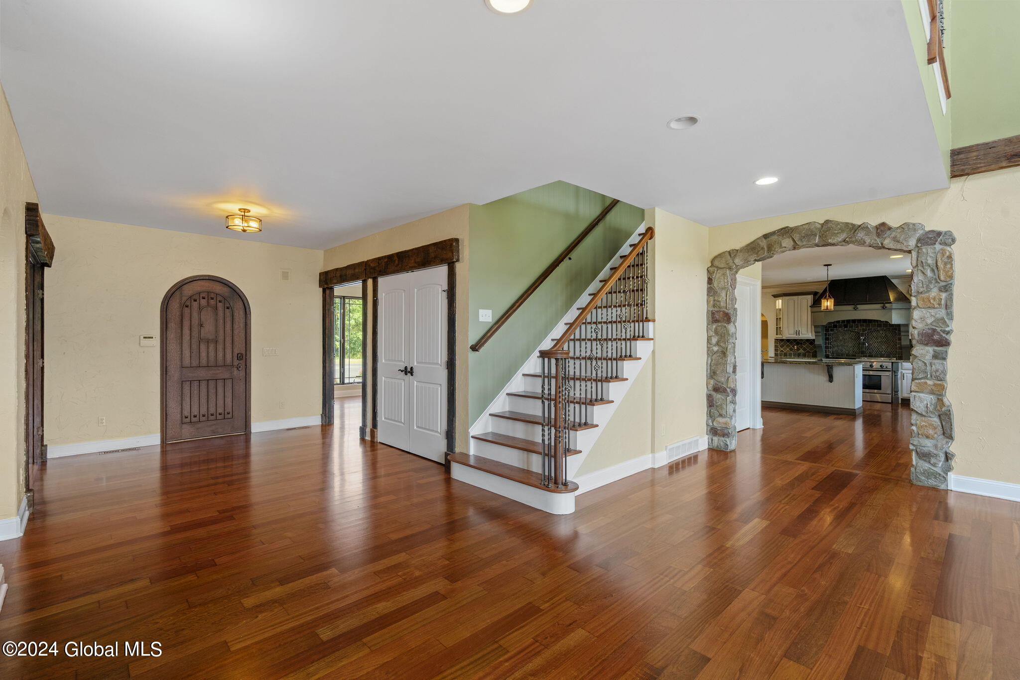 560 Boght Road Colonie, NY 12047 - Photo 21 of 65 21-web-or-mls-560-boght-rd