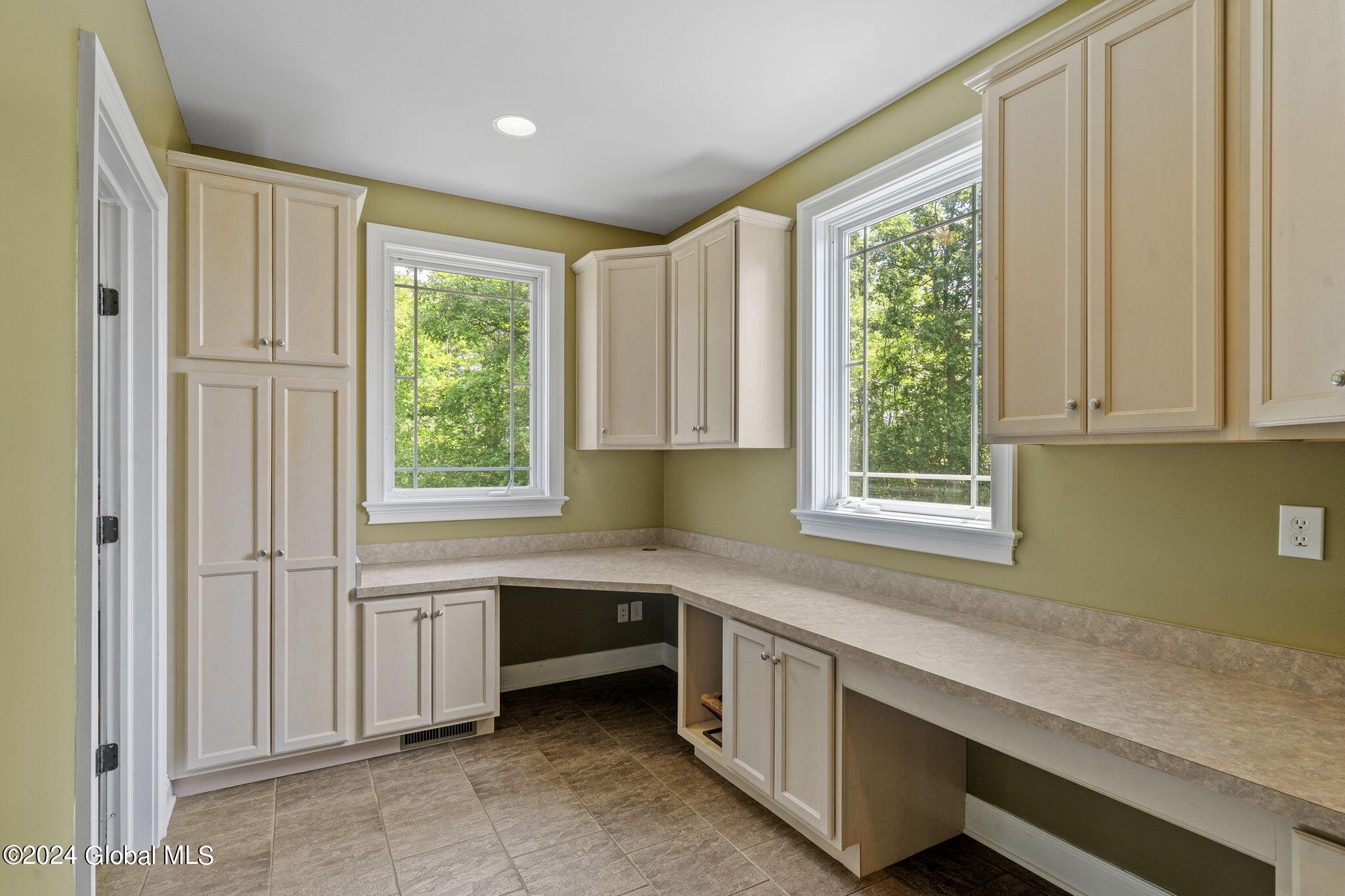 560 Boght Road Colonie, NY 12047 - Photo 30 of 65 30-web-or-mls-560-boght-rd