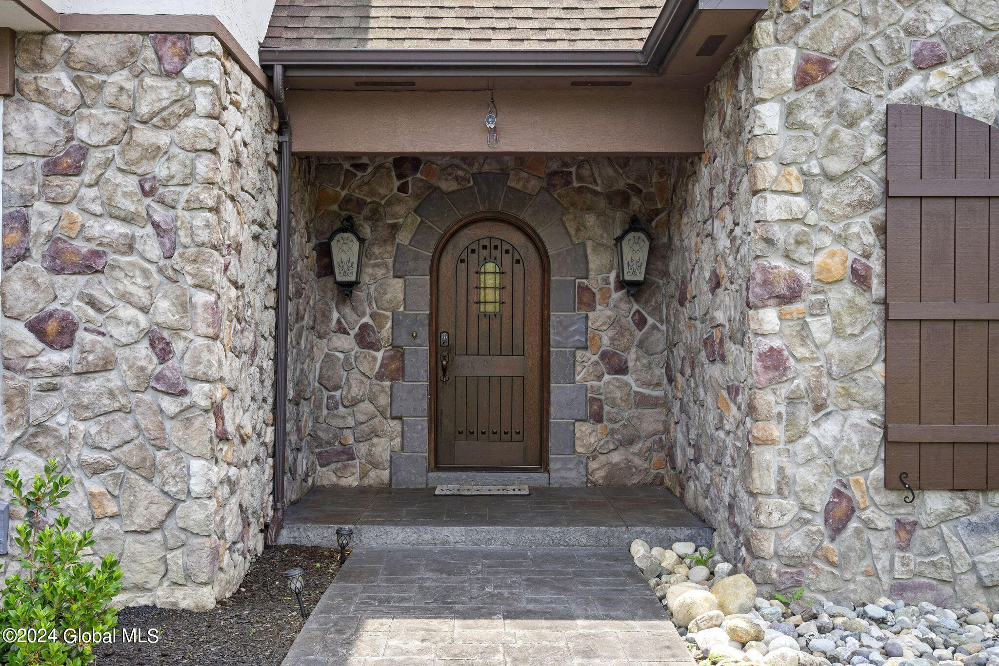 560 Boght Road Colonie, NY 12047 - Photo 3 of 65 3-web-or-mls-560-boght-rd