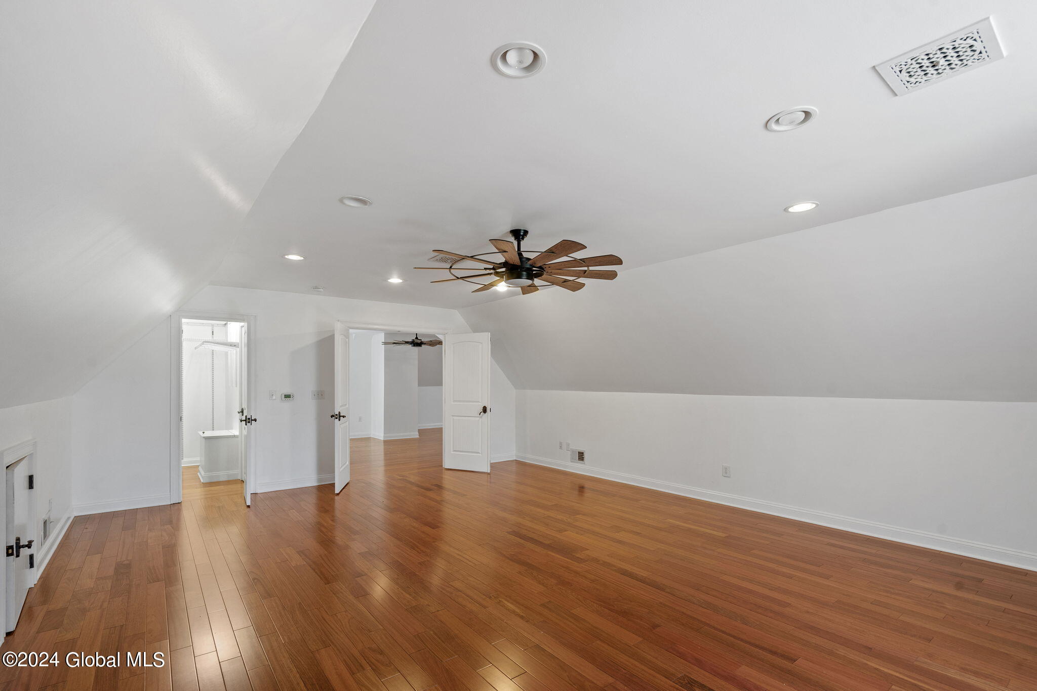 560 Boght Road Colonie, NY 12047 - Photo 33 of 65 33-web-or-mls-560-boght-rd