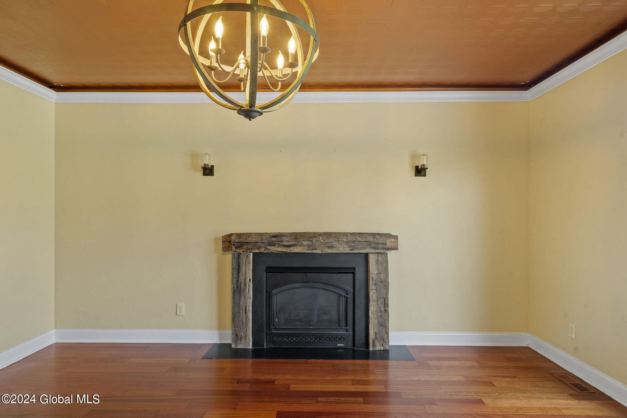 560 Boght Road Colonie, NY 12047 - Photo 6 of 65 6-web-or-mls-560-boght-rd