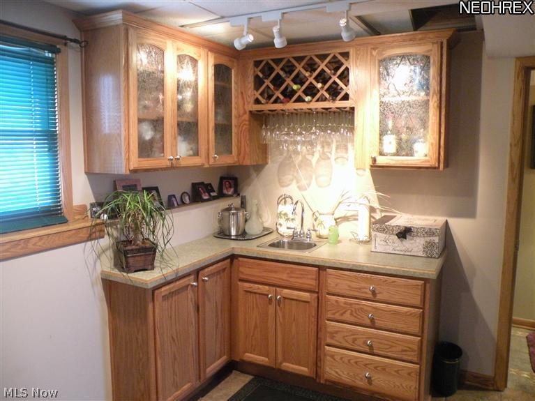 4656 Hattrick Road Ravenna, OH 44266 - Photo 13 of 24 Fabulous wet bar in mud room.