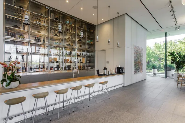 $4,995,000 | 8701 Collins Avenue, Unit 604, Miami Beach, FL 33154