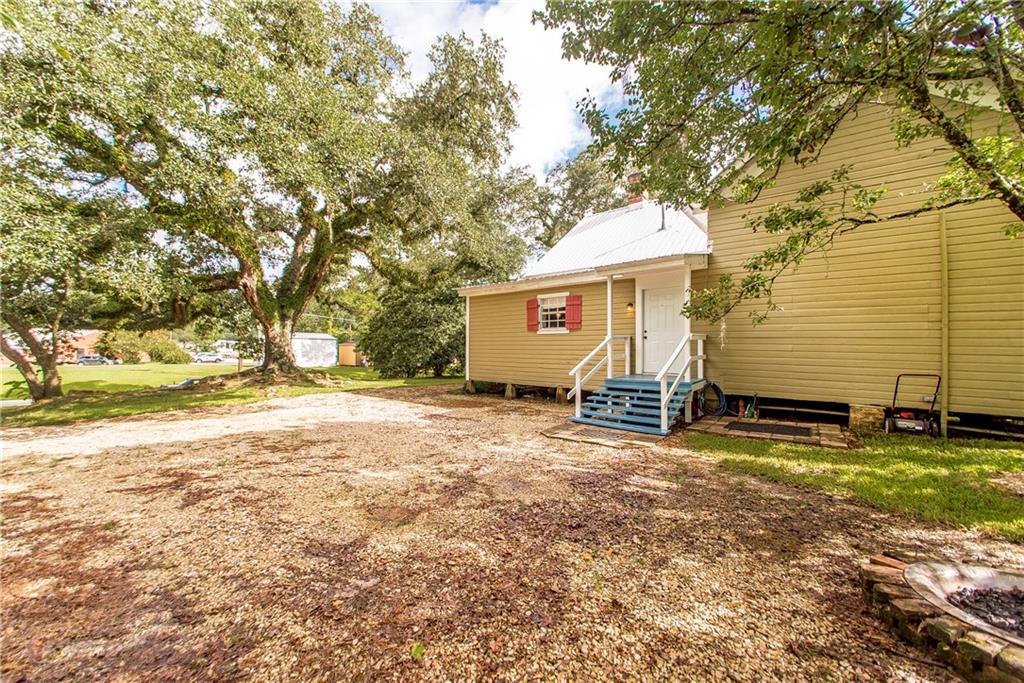 32210 2nd Street Springfield, LA 70462 - Photo 14 of 38