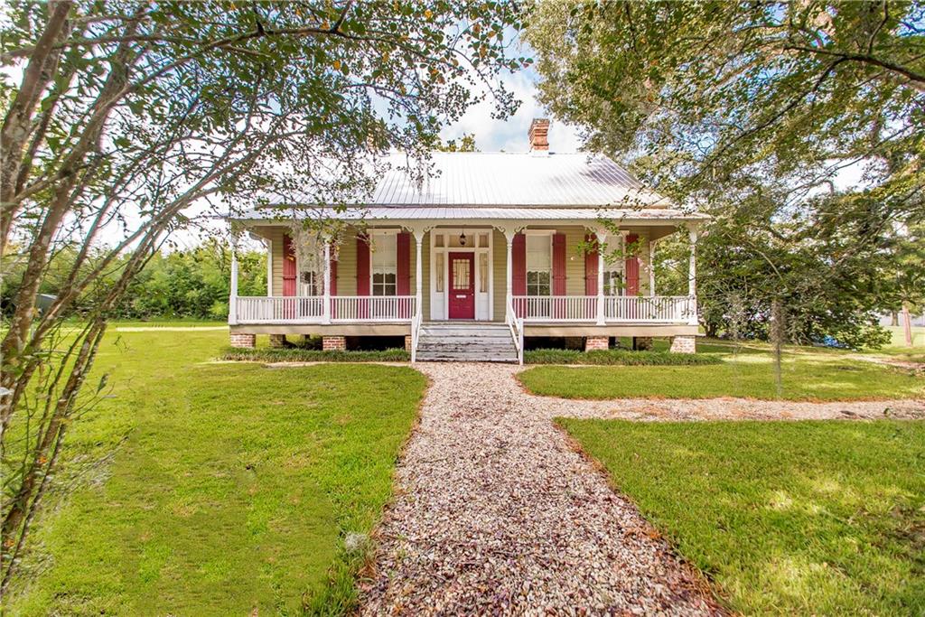 32210 2nd Street Springfield, LA 70462 - Photo 3 of 38