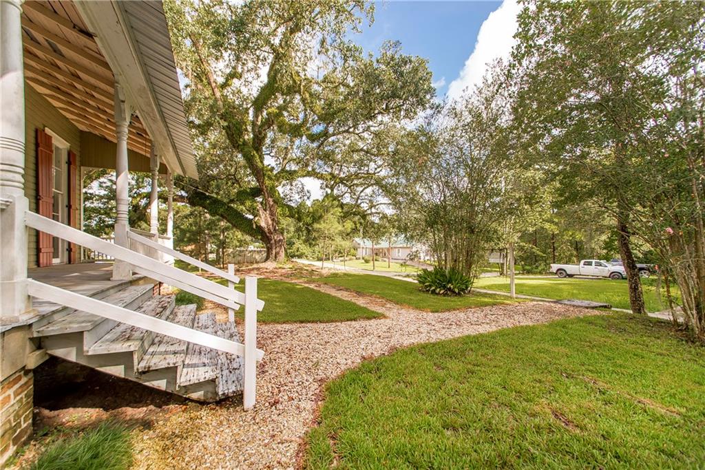 32210 2nd Street Springfield, LA 70462 - Photo 8 of 38