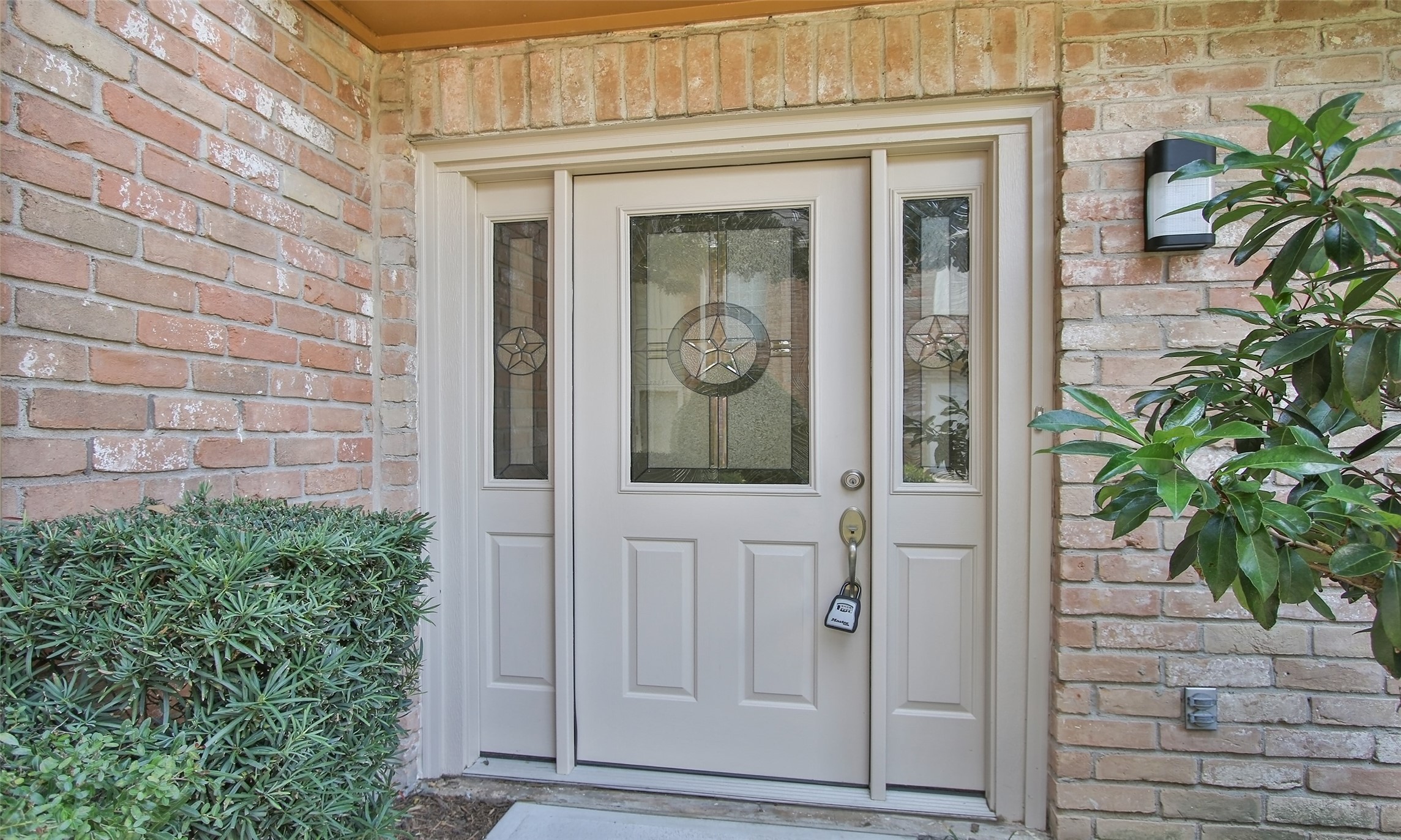 14641 Perthshire Road Houston, TX 77079 - Photo 3 of 37