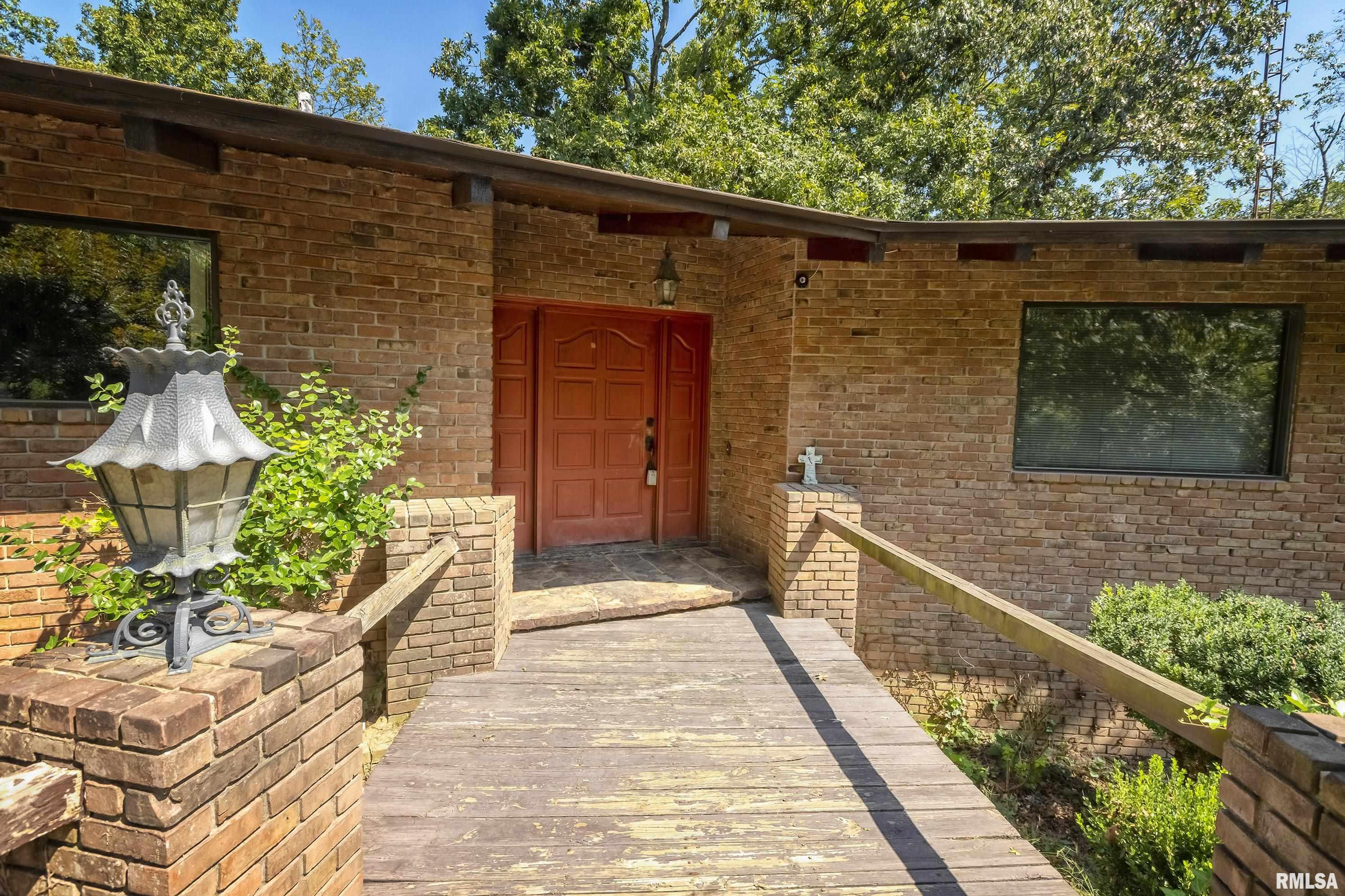 555 Karel Park Road Raleigh, IL 62977 - Photo 4 of 51