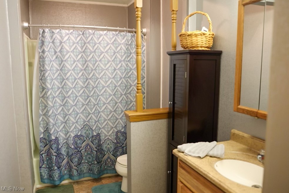 10686 Prouty Road Painesville, OH 44077 - Photo 11 of 27 full bathroom