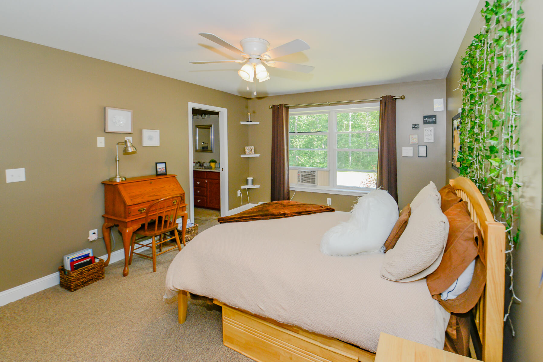 355 Songo School Road Naples, ME 04055 - Photo 30 of 51 28 third bed