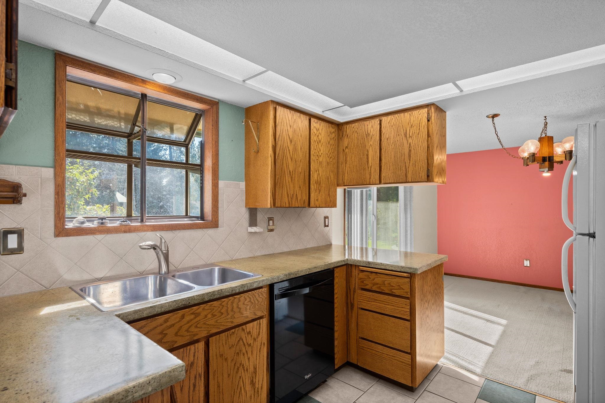 4518 East Lane Park Road Mead, WA 99021 - Photo 14 of 50