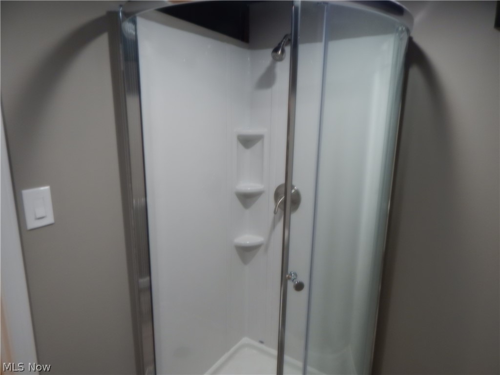 6638 Suffield Road Cleveland, OH 44124 - Photo 21 of 24 Gallery Image 21