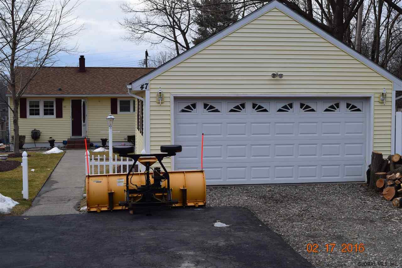 47 Island View Road Colonie, NY 12047 - Photo 4 of 22 Photo 4
