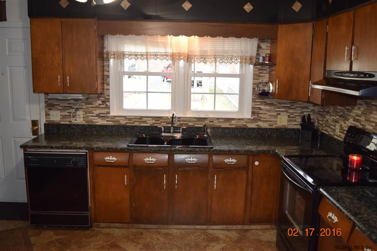 47 Island View Road Colonie, NY 12047 - Photo 8 of 22 Photo 8