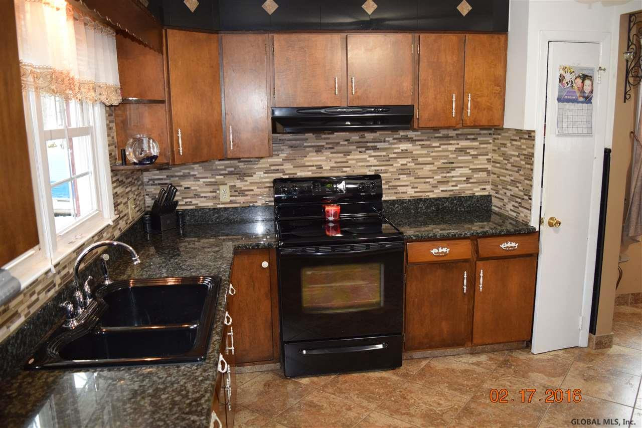 47 Island View Road Colonie, NY 12047 - Photo 9 of 22 Photo 9