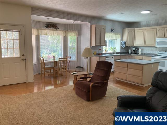 806 Southwest River Drive Dallas, OR 97338 - Photo 22 of 35
