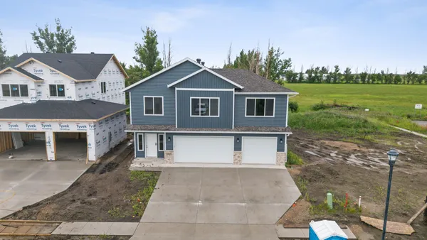 $574,900 | 8479 61st Street South, Horace, ND 58047