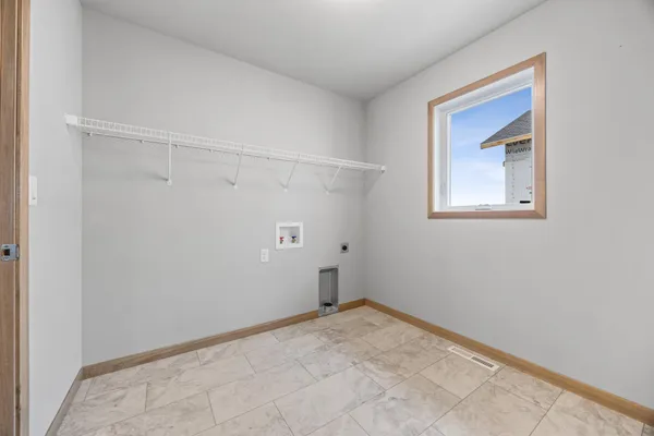 $574,900 | 8479 61st Street South, Horace, ND 58047