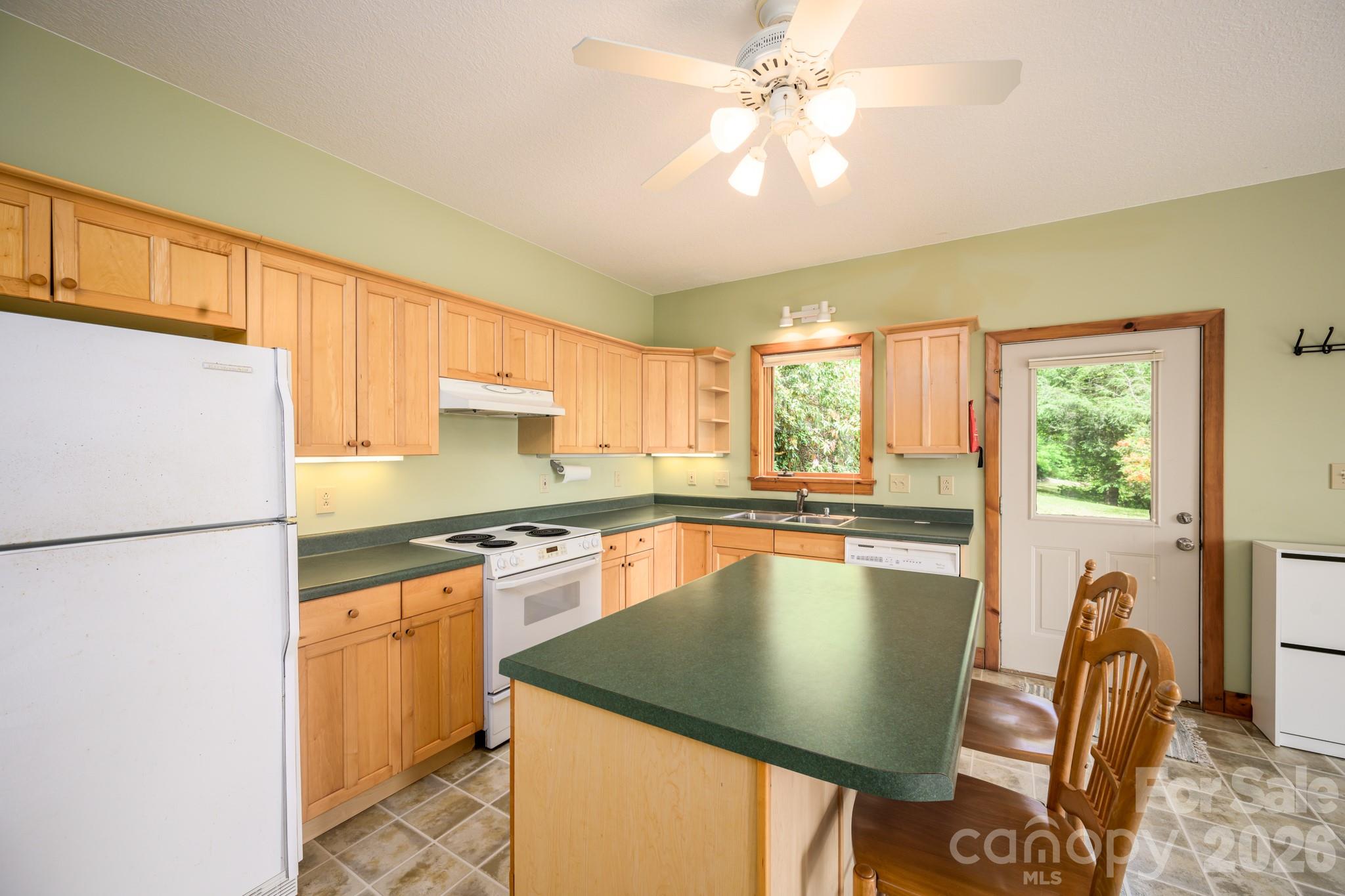 1299 Pine Ridge Road Burnsville, NC 28714 - Photo 5 of 26