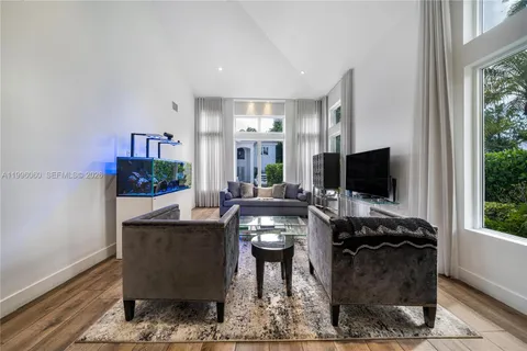 $2,650,000 | 3703 Northeast 199th Street, Aventura, FL 33180