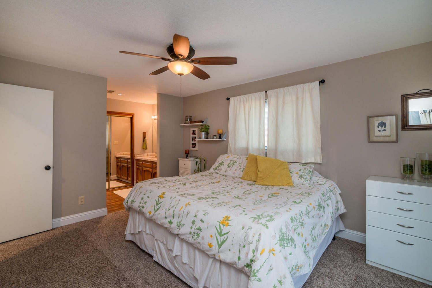 27152 Twin Ponds Road Clovis, CA 93619 - Photo 16 of 38 Gallery Image 16