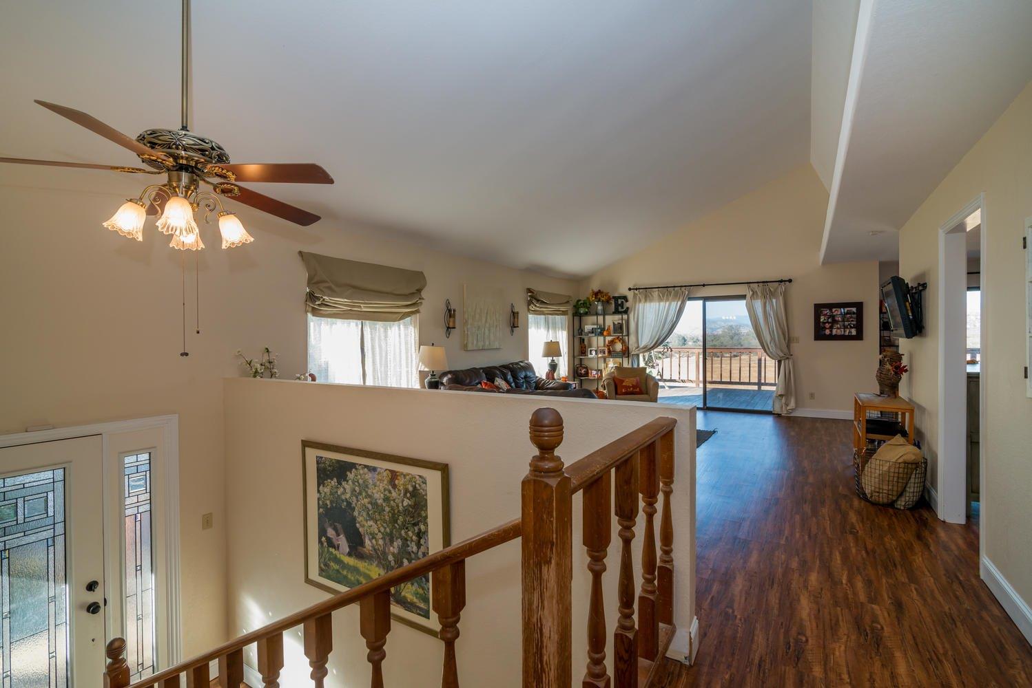 27152 Twin Ponds Road Clovis, CA 93619 - Photo 3 of 38 Gallery Image 3