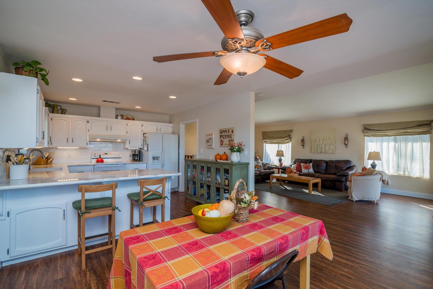 27152 Twin Ponds Road Clovis, CA 93619 - Photo 8 of 38 Gallery Image 8