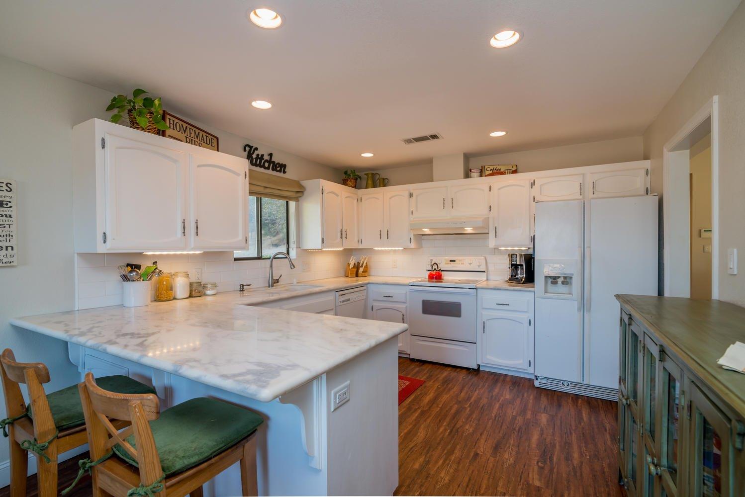 27152 Twin Ponds Road Clovis, CA 93619 - Photo 9 of 38 Gallery Image 9