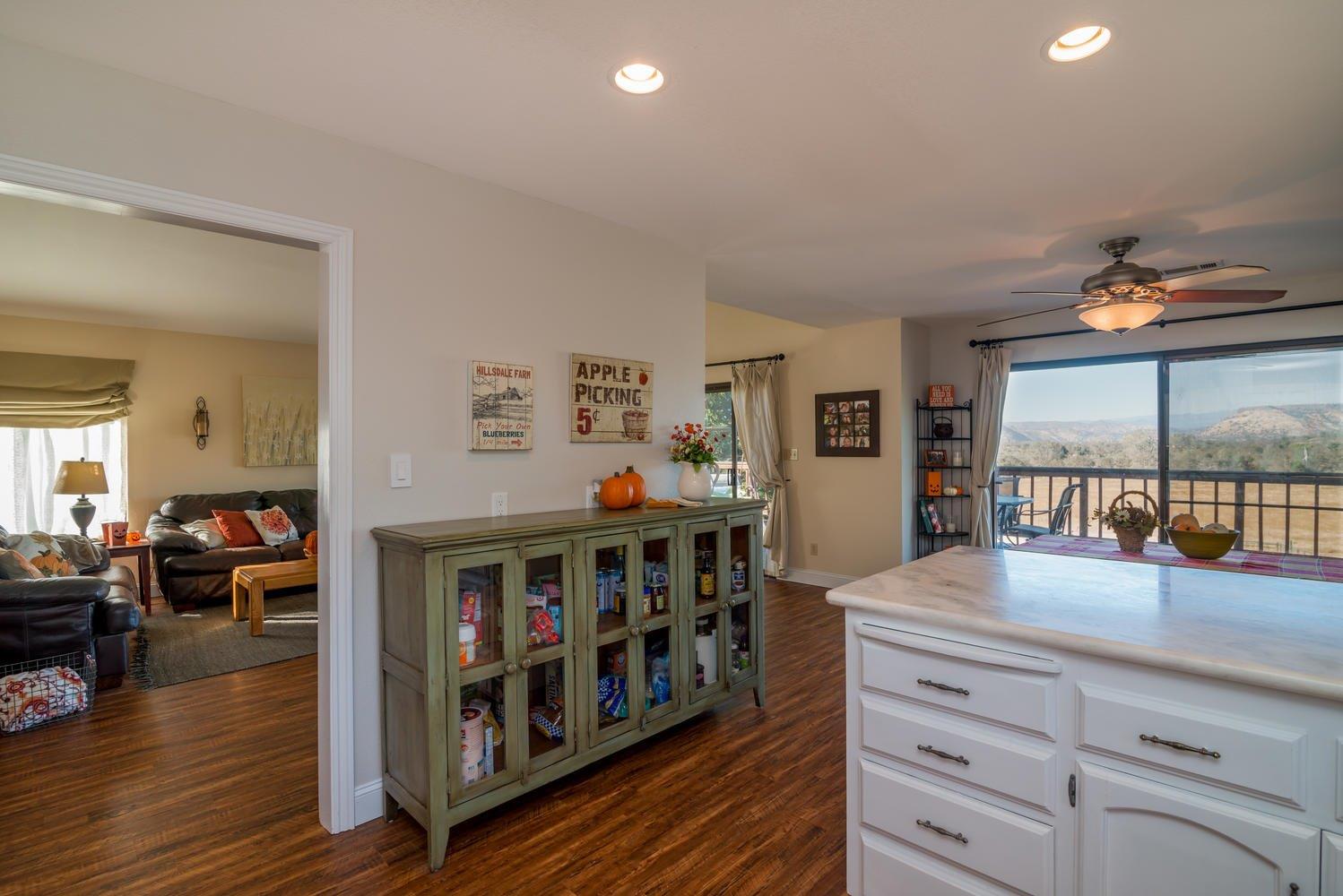 27152 Twin Ponds Road Clovis, CA 93619 - Photo 10 of 38 Gallery Image 10