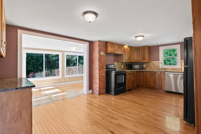 $399,000 | 414 Harrison Road, Naples, ME 04055