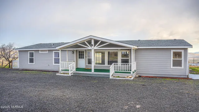 $383,000 | 1421 Conrad Road, Selah, WA 98942
