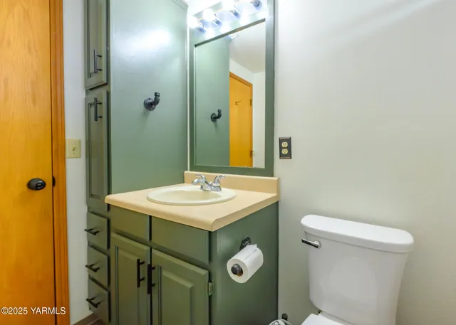 $383,000 | 1421 Conrad Road, Selah, WA 98942