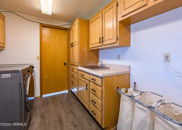 $383,000 | 1421 Conrad Road, Selah, WA 98942