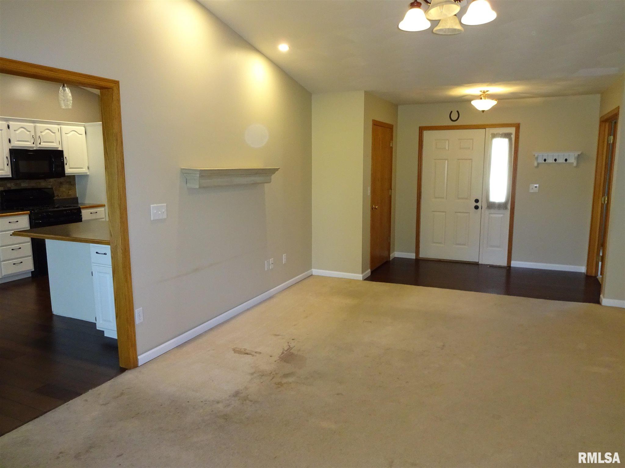 4320 Comanche Drive Springfield, IL 62711 - Photo 3 of 25