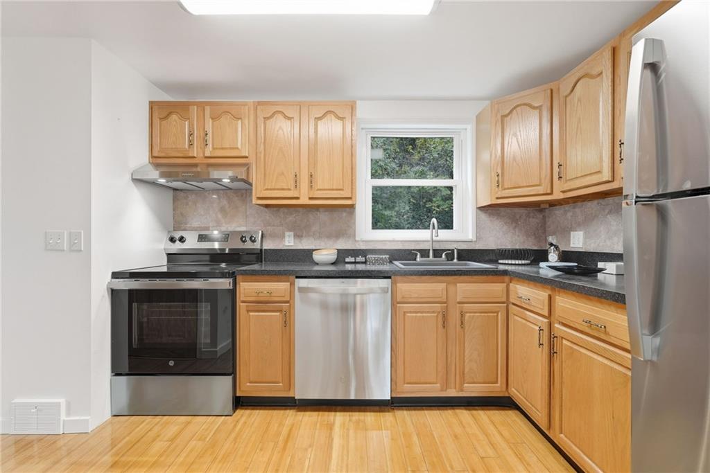 1204 Mifflin Road Pittsburgh, PA 15207 - Photo 13 of 37 Gallery Image 13