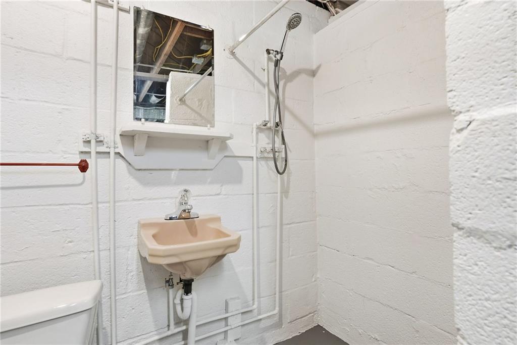 1204 Mifflin Road Pittsburgh, PA 15207 - Photo 34 of 37 Gallery Image 34
