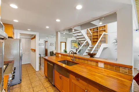 $999,999 | 1318 South Mallard Drive, Richmond, CA 94801