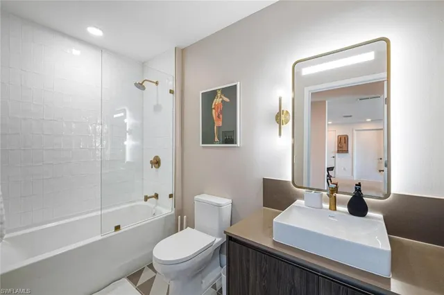 $6,800 | 159 Northeast 6th Street, Unit 5101, Miami, FL 33132