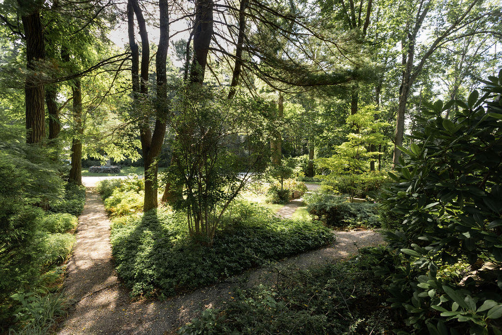 45 Pepperrell Road Kittery Point, ME 03905 - Photo 27 of 36 Front Garden