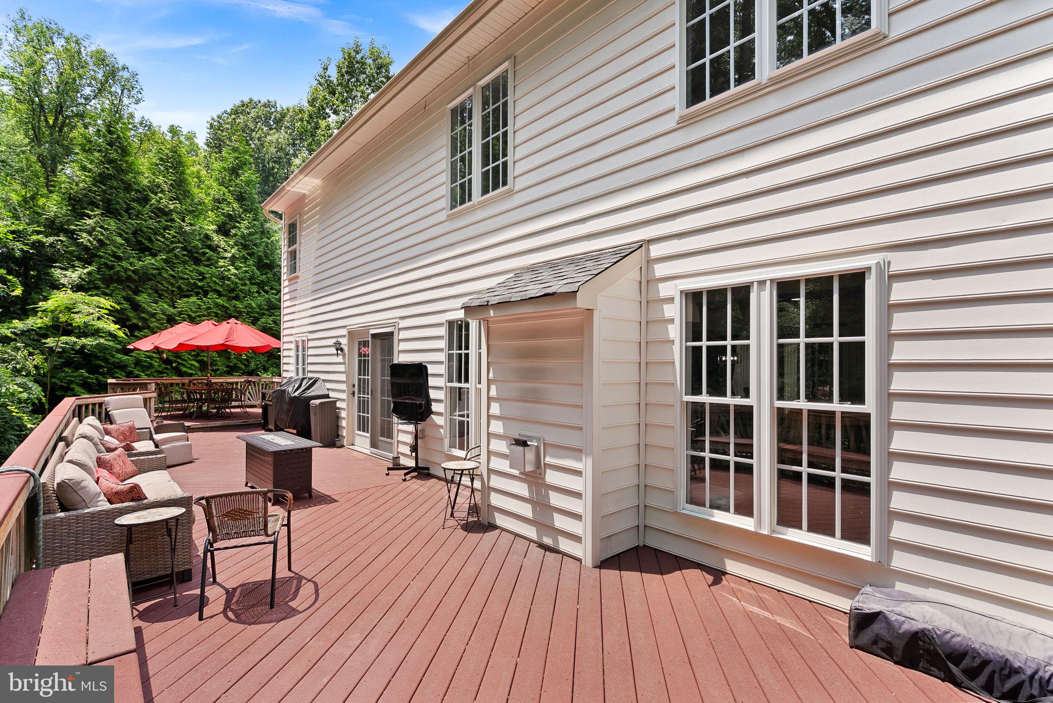 7214 Calamo Street Springfield, VA 22150 - Photo 72 of 77 Rear exterior with deck