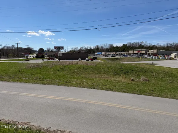 $525,000 | 402 South Broad Street, New Tazewell, TN 37825