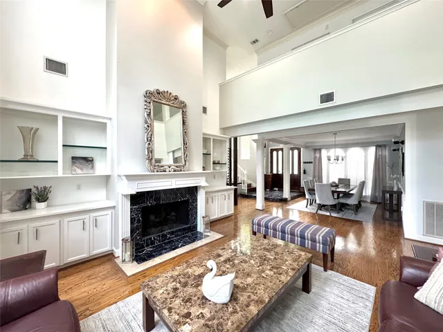 $1,198,000 | 59 Acorn Cluster Court, The Woodlands, TX 77381