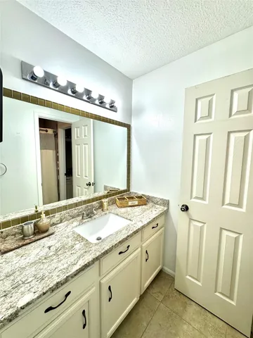 $1,198,000 | 59 Acorn Cluster Court, The Woodlands, TX 77381