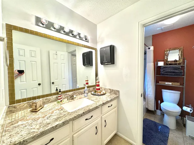 $1,198,000 | 59 Acorn Cluster Court, The Woodlands, TX 77381