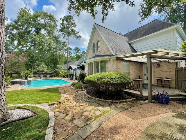 $1,198,000 | 59 Acorn Cluster Court, The Woodlands, TX 77381