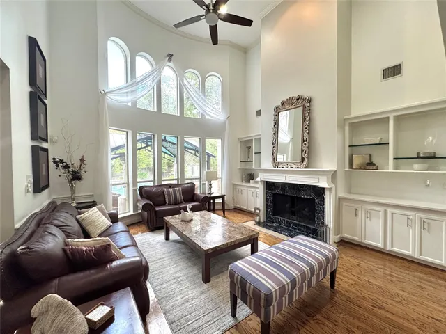 $1,198,000 | 59 Acorn Cluster Court, The Woodlands, TX 77381