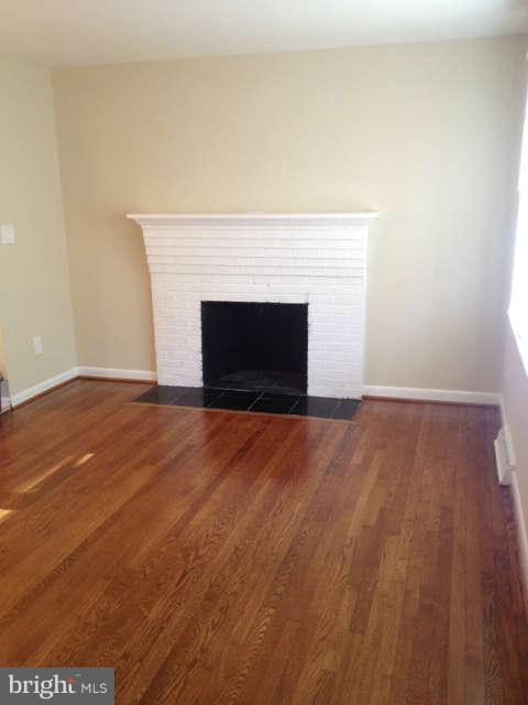 3006 Danville Road Brandywine, MD 20613 - Photo 2 of 11 Living Room
