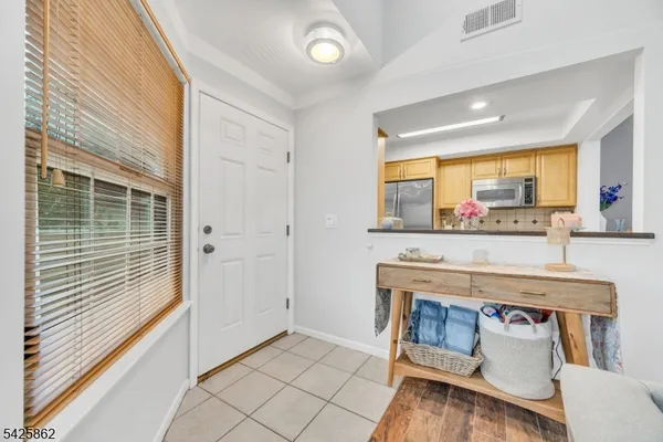 $399,000 | 33 Foxwood Court, Bedminster, NJ 07921
